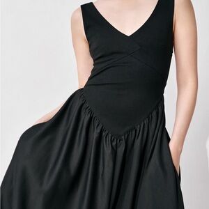 Basque Waist Black V-Neck Sleeveless Midi Dress